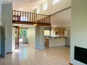 Townhouse/Complex/Cluster to Rent in Borrowdale Brooke