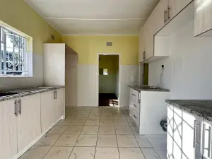 3 Bedroom House to Rent in Hillside