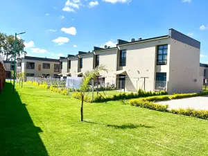 Townhouse/Complex/Cluster to Rent