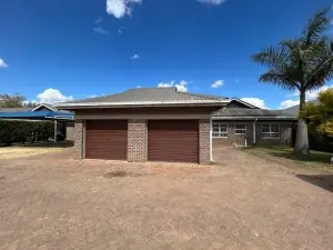 Townhouse/Complex/Cluster to Rent in Newlands