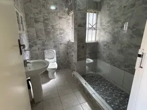 Townhouse/Complex/Cluster to Rent in Newlands