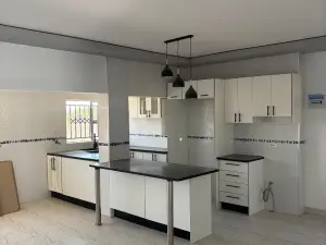 3 Bedroom Cottage/Garden Flat to Rent in Manresa