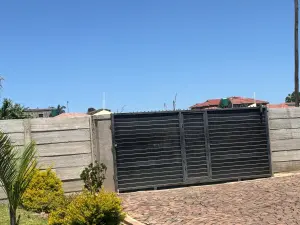 3 Bedroom Cottage/Garden Flat to Rent in Manresa