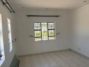 3 Bedroom Cottage/Garden Flat to Rent in Manresa