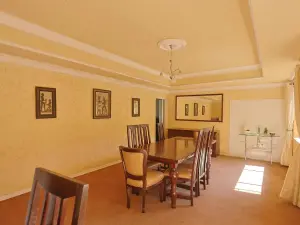 House to Rent in Ballantyne Park