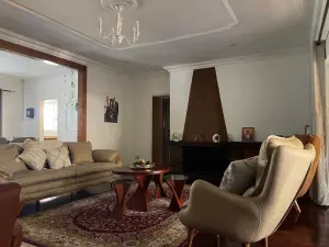 5 Bedroom House to Rent in Alexandra Park