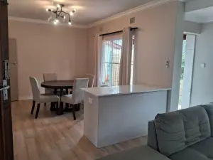 2 Bedroom Cottage/Garden Flat to Rent in Mount Pleasant