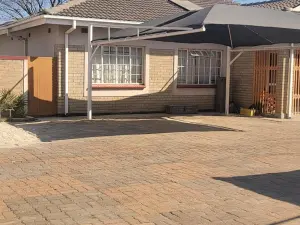 Cottage/Garden Flat for Sale