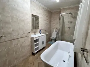 Flat/Apartment to Rent in Avenues