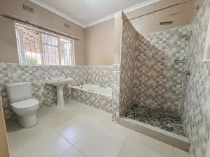 5 Bedroom House to Rent in Kambanji