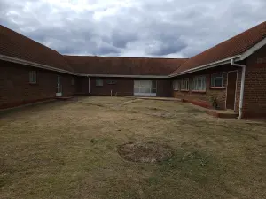 5 Bedroom House to Rent in Helensvale