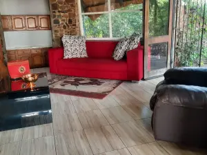 2 Bedroom House to Rent in Greystone Park