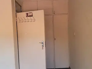 Townhouse/Complex/Cluster to Rent in Avenues