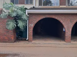 Townhouse/Complex/Cluster to Rent