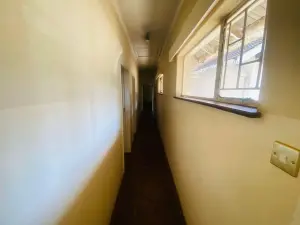 Commercial Property to Rent in Marlborough