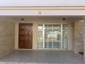 Townhouse/Complex/Cluster to Rent in Avondale West