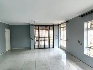 3 Bedroom House to Rent in Queensdale