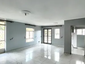 3 Bedroom House to Rent in Queensdale