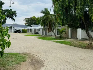 Townhouse/Complex/Cluster to Rent in Newlands