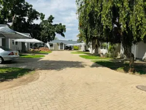Townhouse/Complex/Cluster to Rent in Newlands