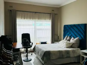 Townhouse/Complex/Cluster to Rent in Newlands