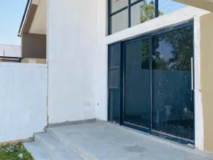 Townhouse/Complex/Cluster to Rent in Avondale West