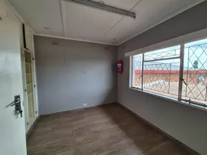 Commercial Property to Rent in Kamfinsa