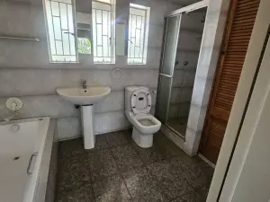 4 Bedroom House to Rent in Avondale