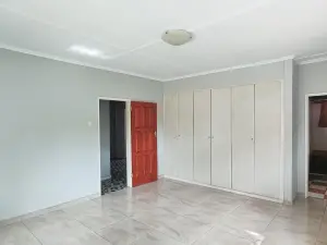 4 Bedroom House to Rent in Emerald Hill