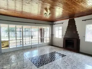 4 Bedroom House to Rent in Emerald Hill