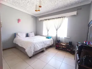 3 Bedroom House to Rent in Ashdown Park