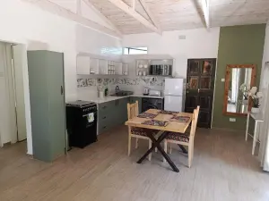 2 Bedroom Cottage/Garden Flat to Rent in Highlands