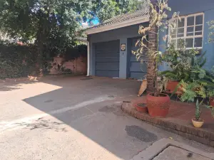 3 Bedroom Cottage/Garden Flat to Rent in Avondale