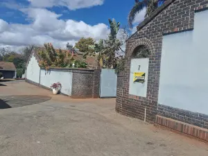3 Bedroom Cottage/Garden Flat to Rent in Avondale