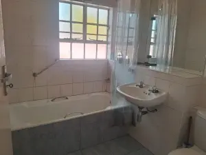 3 Bedroom Cottage/Garden Flat to Rent in Avondale