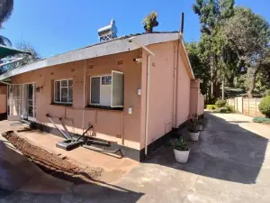 1 Bedroom Cottage/Garden Flat to Rent in Greendale North