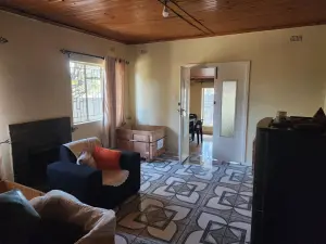 4 Bedroom House to Rent in Greendale