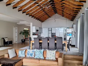 5 Bedroom House to Rent in Chisipite