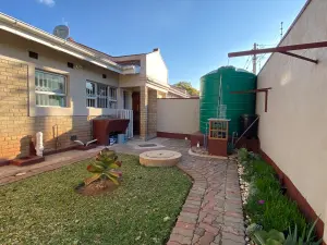 2 Bedroom Cottage/Garden Flat to Rent in Avondale West