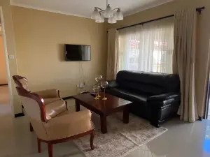 2 Bedroom Cottage/Garden Flat to Rent in Avondale West