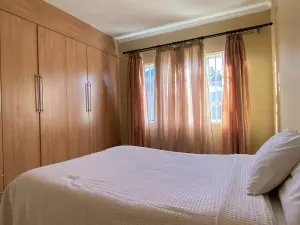2 Bedroom Cottage/Garden Flat to Rent in Avondale West