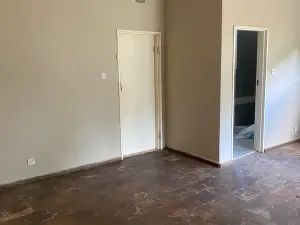 5 Bedroom House to Rent in Kambanji