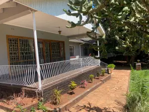 5 Bedroom House to Rent in Kambanji