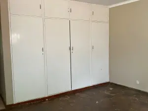 5 Bedroom House to Rent in Kambanji