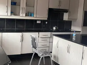 5 Bedroom House to Rent in Zimre Park