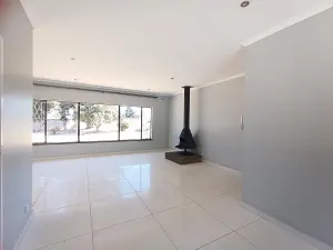 4 Bedroom House to Rent in Greendale