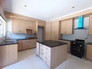 4 Bedroom House to Rent in Greendale