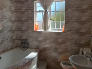 4 Bedroom House to Rent in Mount Pleasant