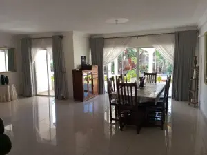 4 Bedroom House to Rent in Mount Pleasant