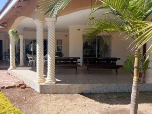 4 Bedroom House to Rent in Mount Pleasant